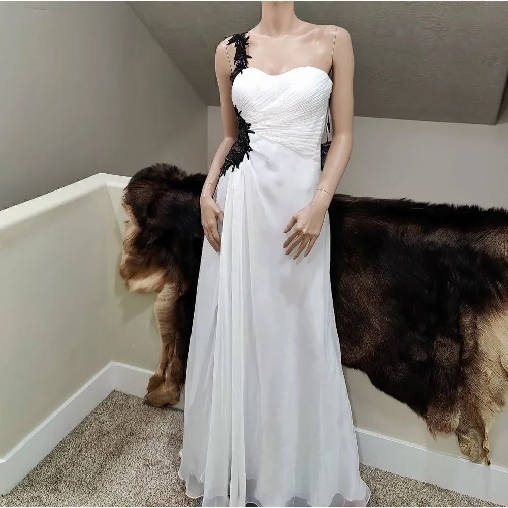 New One-Shoulder Appliqué Embroidered with Beads Tencel Chiffon Gown